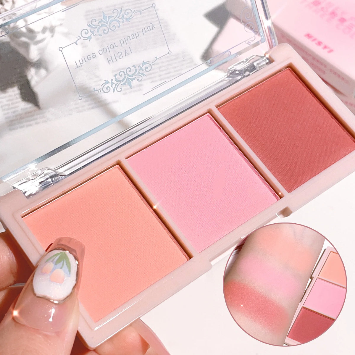 HISYI three-color blush matte natural nude makeup brightens the appearance and brightens the color. Three-color blush plate